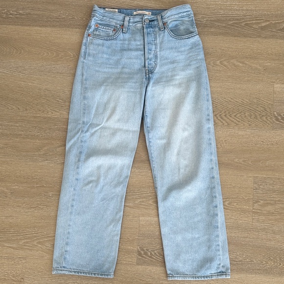 Levis Ribcage Straight Jenas - Picture 2 of 8